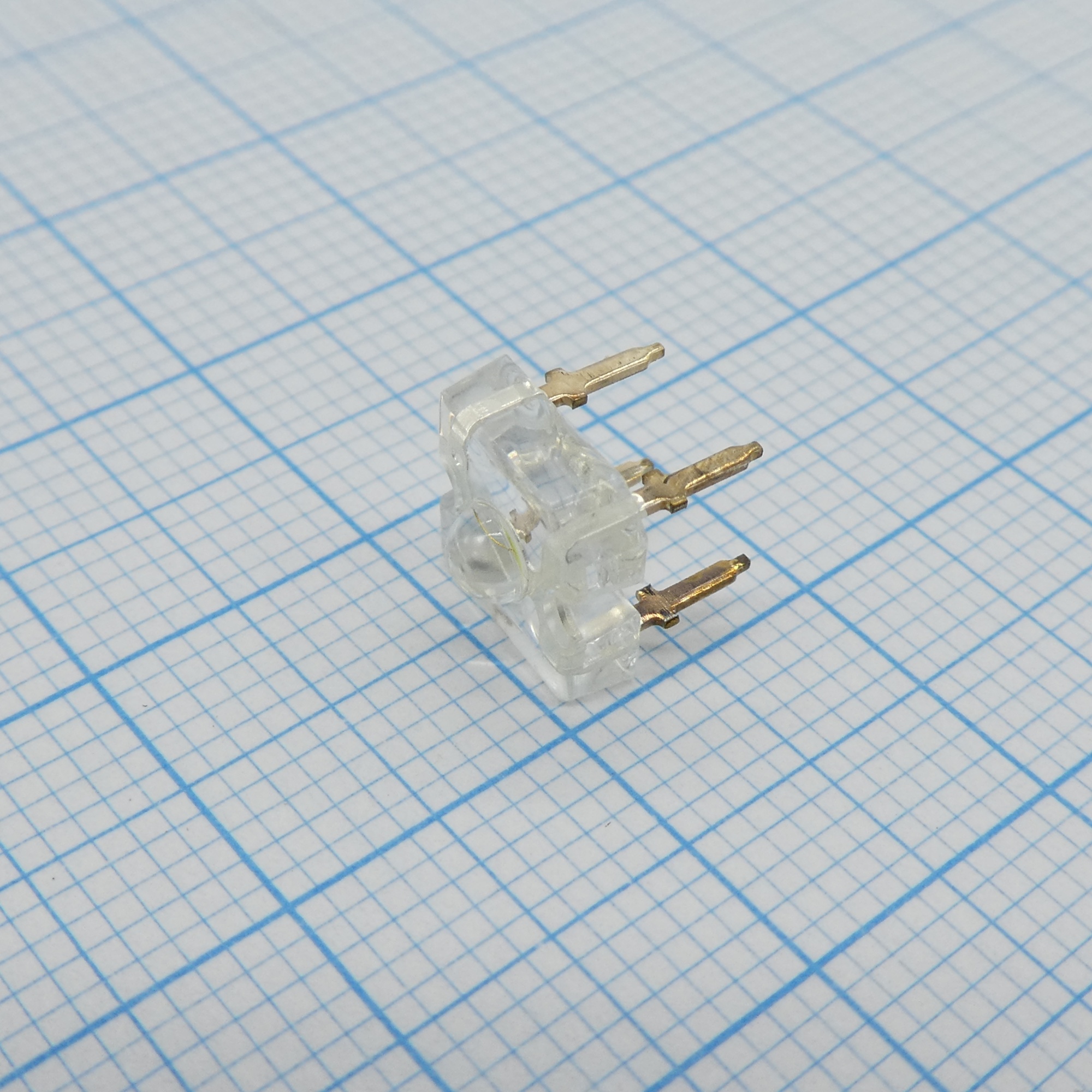 FYLF-1860UW1C - Светодиод 7,6х7,6мм/белый/9000K/2200мкд/3.2в/20мА/прозрачный/70°