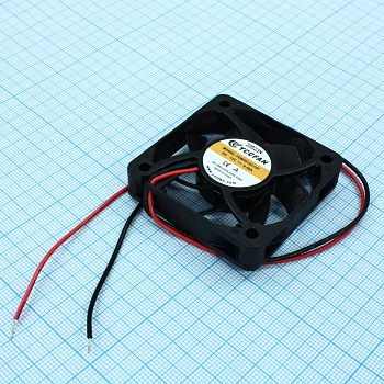 YDM5010C12F - Вентилятор 12В 50х50x10 C, 0.96Вт, 4500 об/мин, 11.2м3/час, 30.5дБ, подшипник скольжения CycleSeal, тип вывода - провод