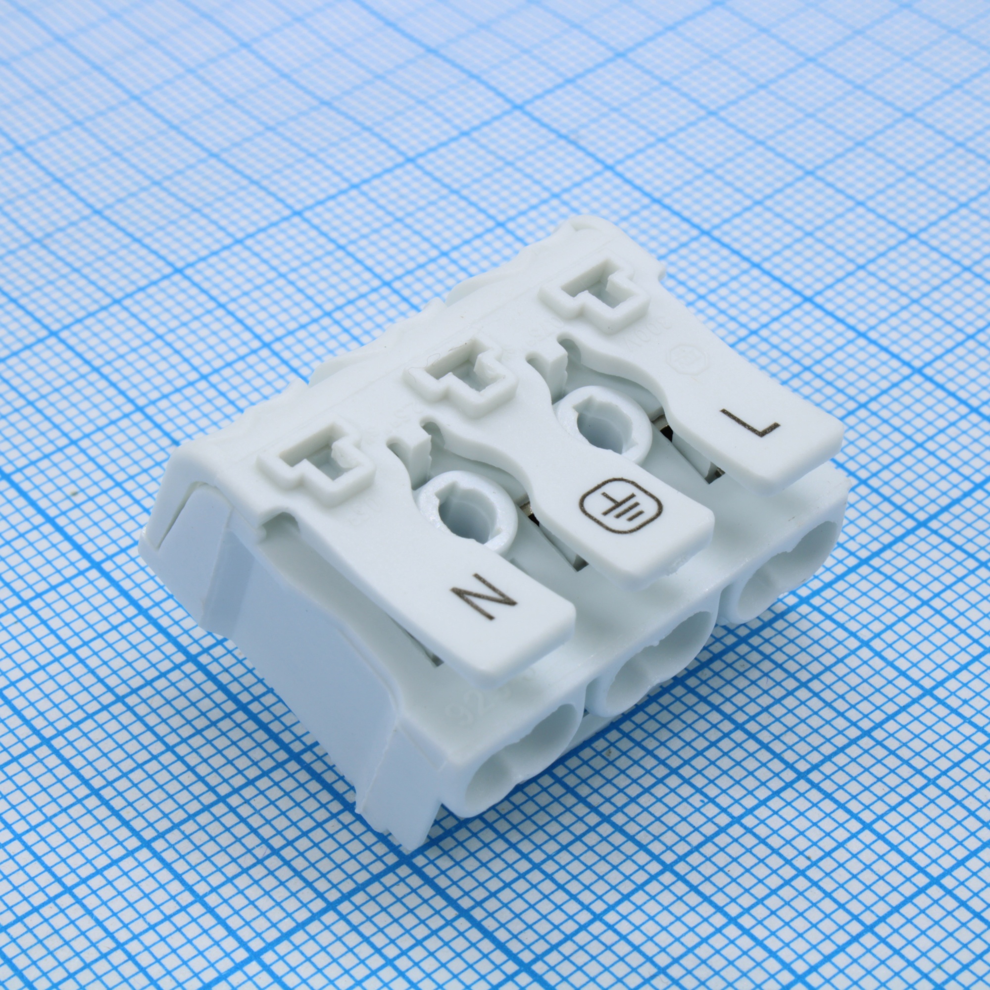 GT238-10.0-03P-19-00 - Электромонтажный клеммник на 3 контакта.