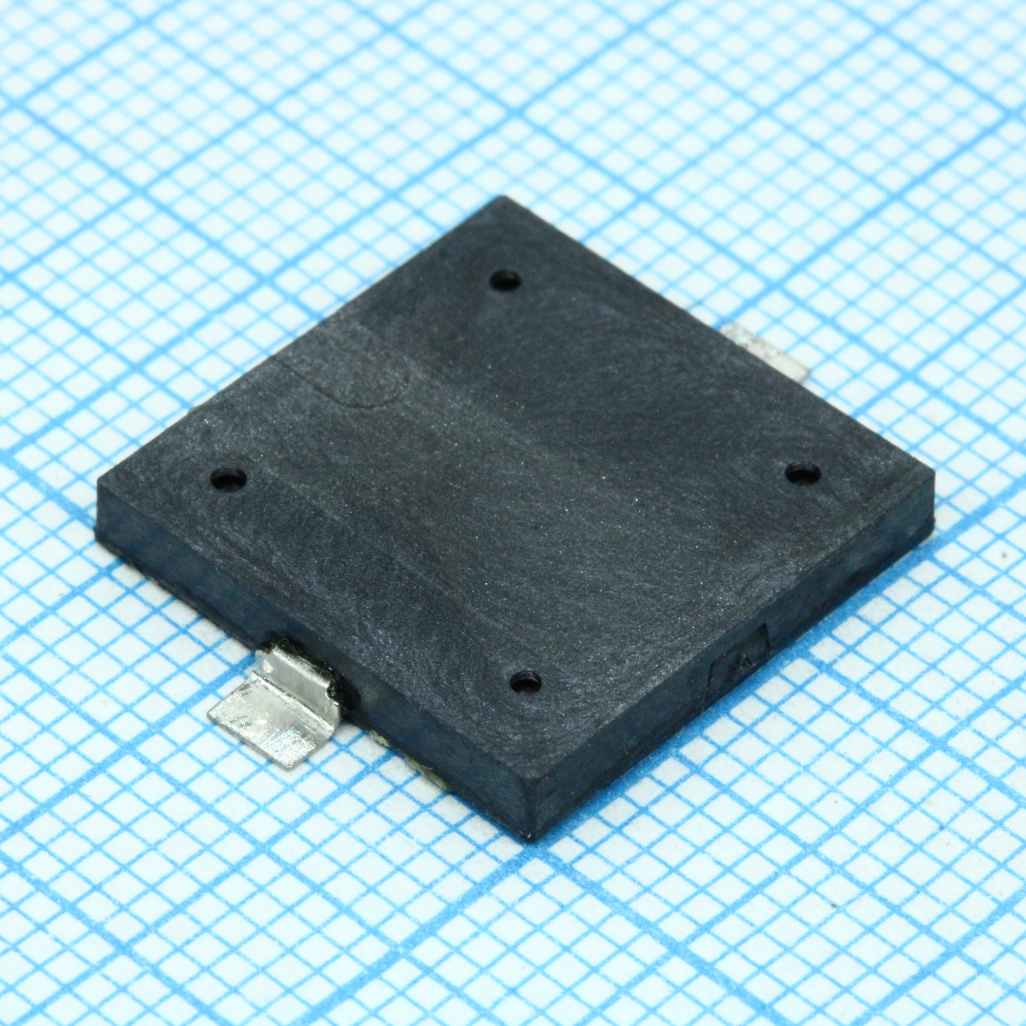 HPS16B - Излучатель звука пьезокерамический SMD, 3В 4кГц, 16.2x16.2x2.4мм