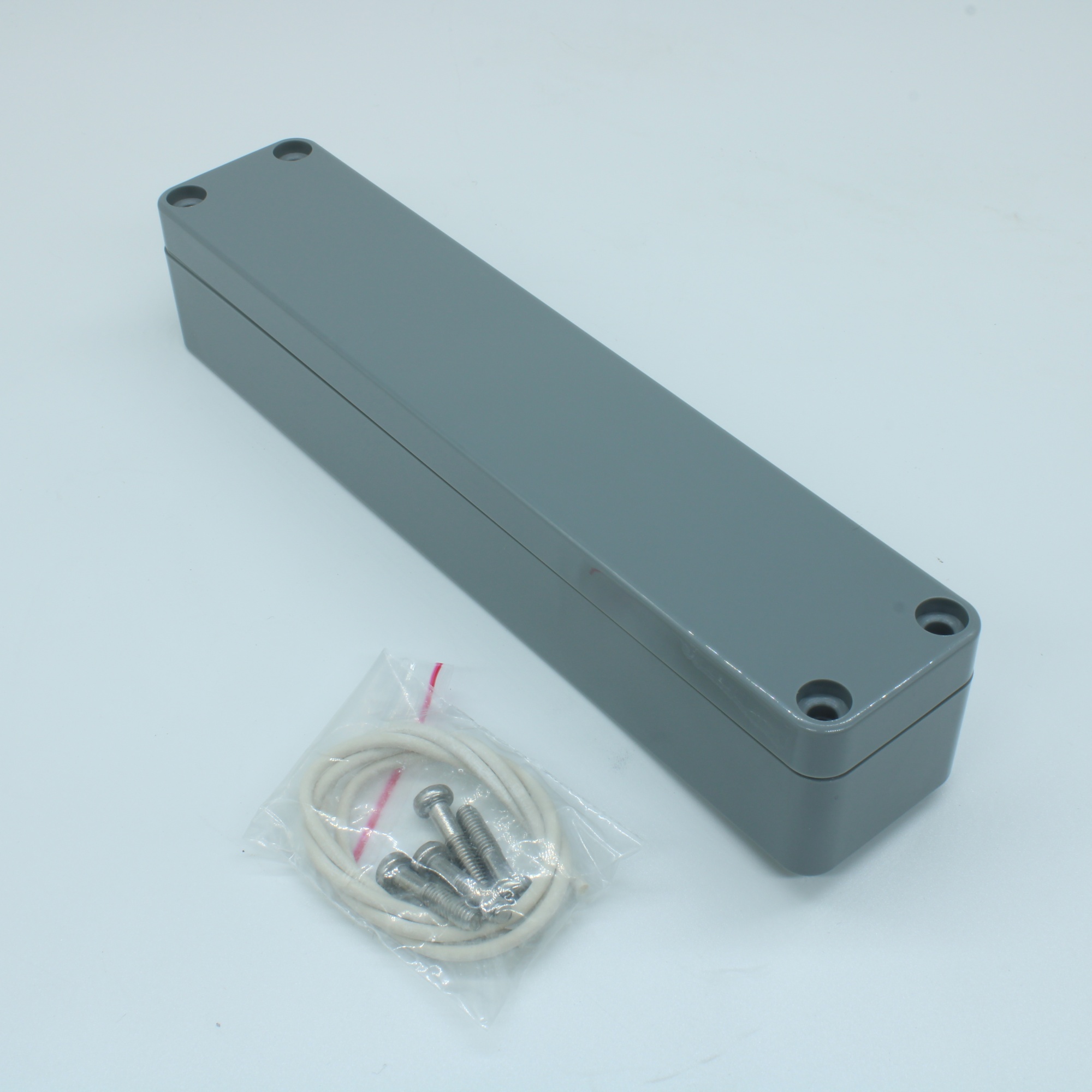 G303 - Герметичный корпус из прочного ABS пластика, IP65, темно-серый