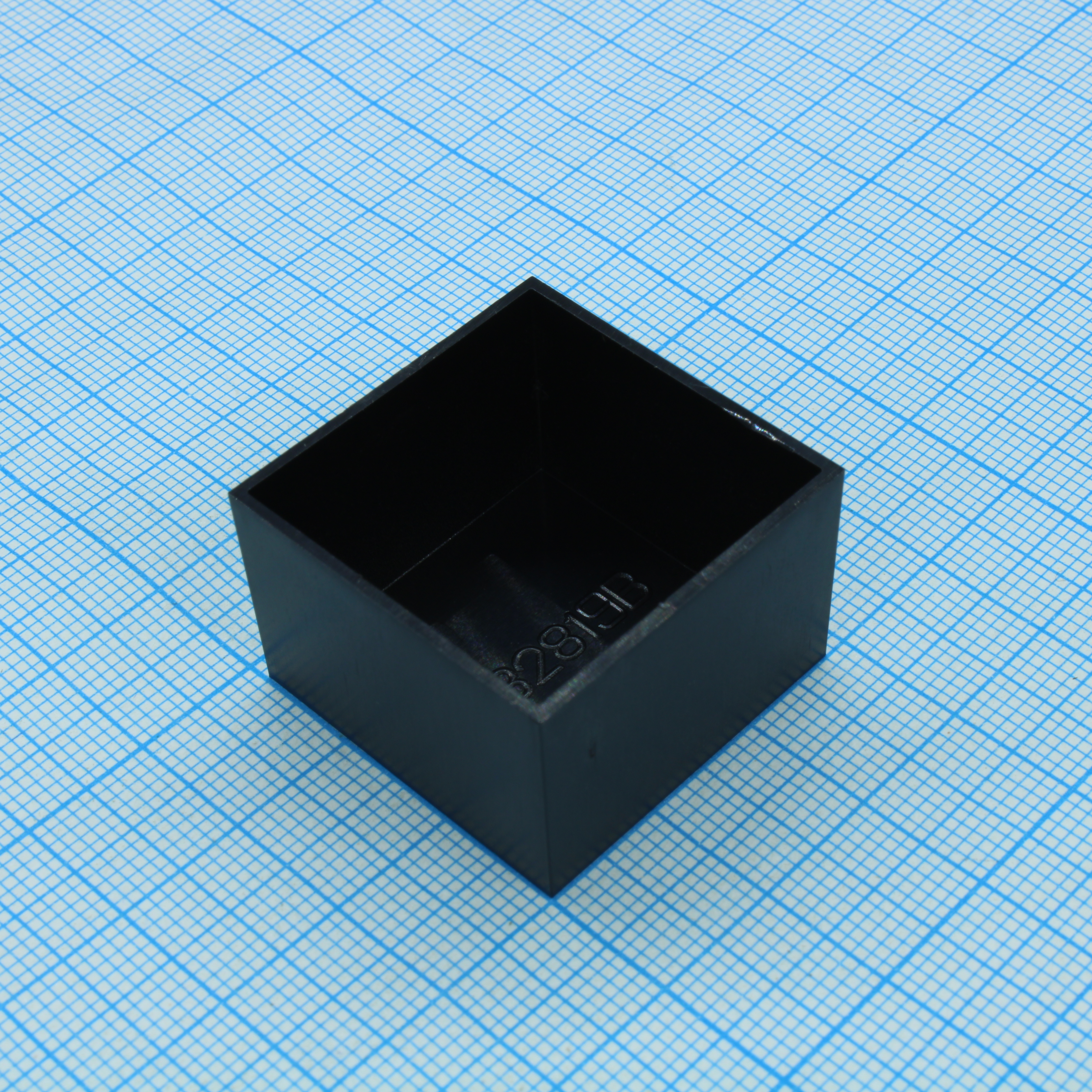 G282819B - Корпус черного цвета из  пластика  под заливку компаундом