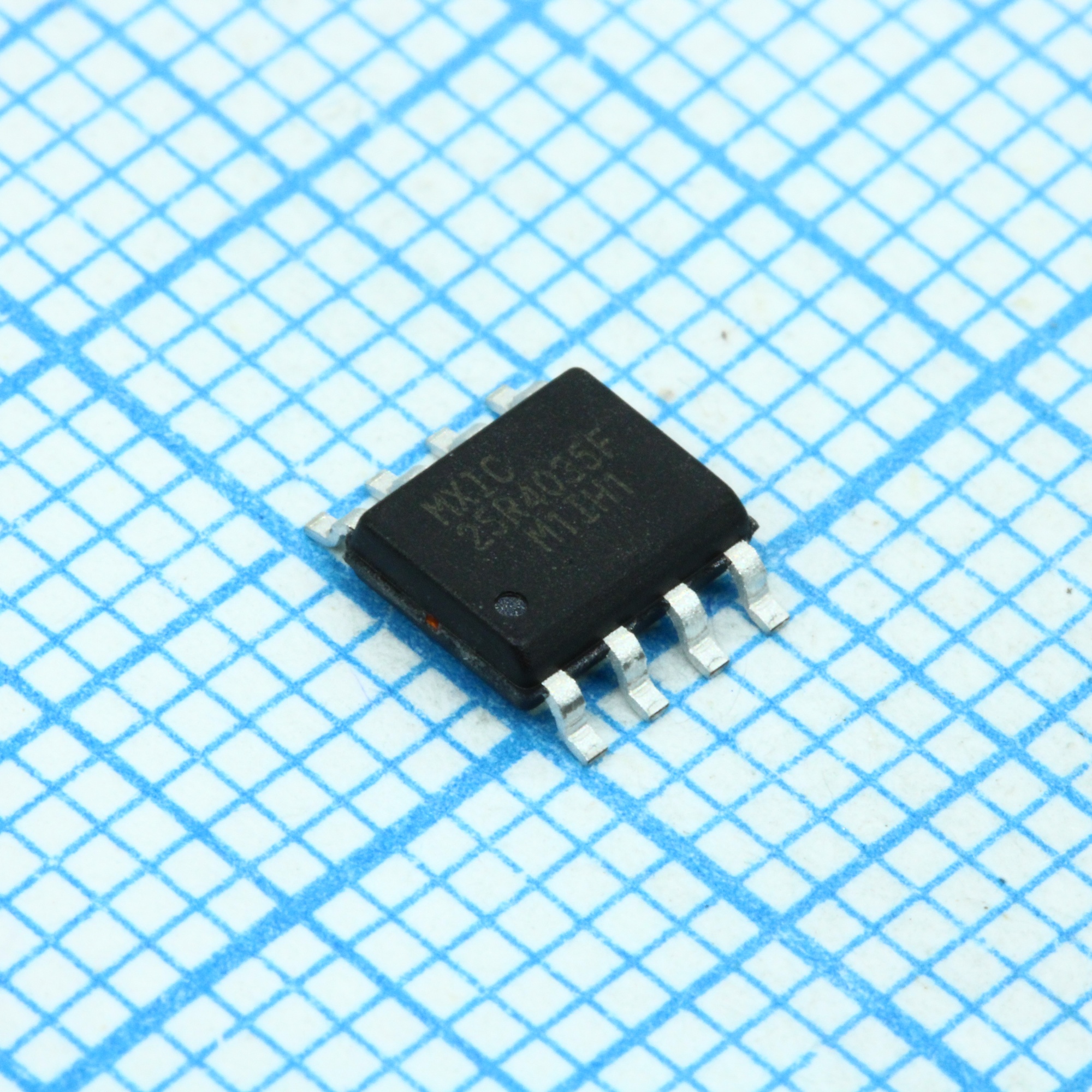 MX25R4035FM1IH1 - Флэш-память 4 Мб (x 1/x 2/x 4) электропитание 3.6В для поверхностного монтажа SOP-8