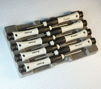 8PK-SD002N - Набор шлицевых и крестообразных отверток  в количестве 8 штук используется для работы с радиоэлектроникой. Длина отверток 163 мм