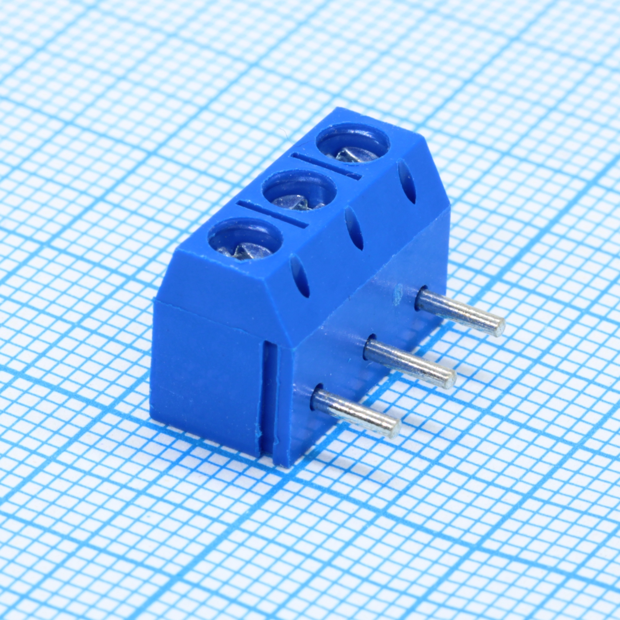 GT301R-5.0-03P-12-00 - Винтовой клеммный блок с защитой провода, 3 контакта. Серия GT301R-5.0