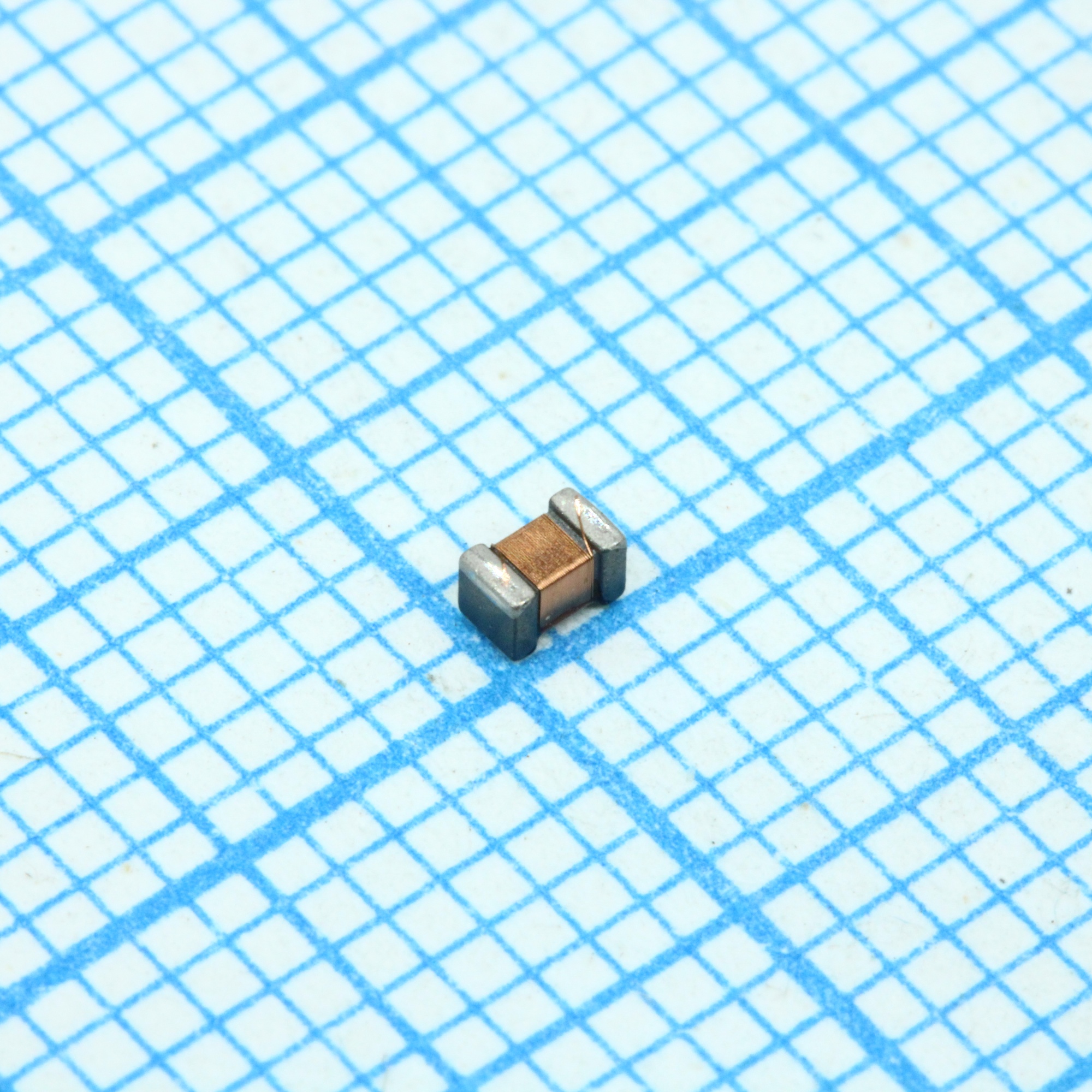 B82498B1472J - ЧИП-индуктивность проволочная 4.7мкГн ±5% 7.96МГц 20Q-фактор феррит 90мА 0805 лента на катушке