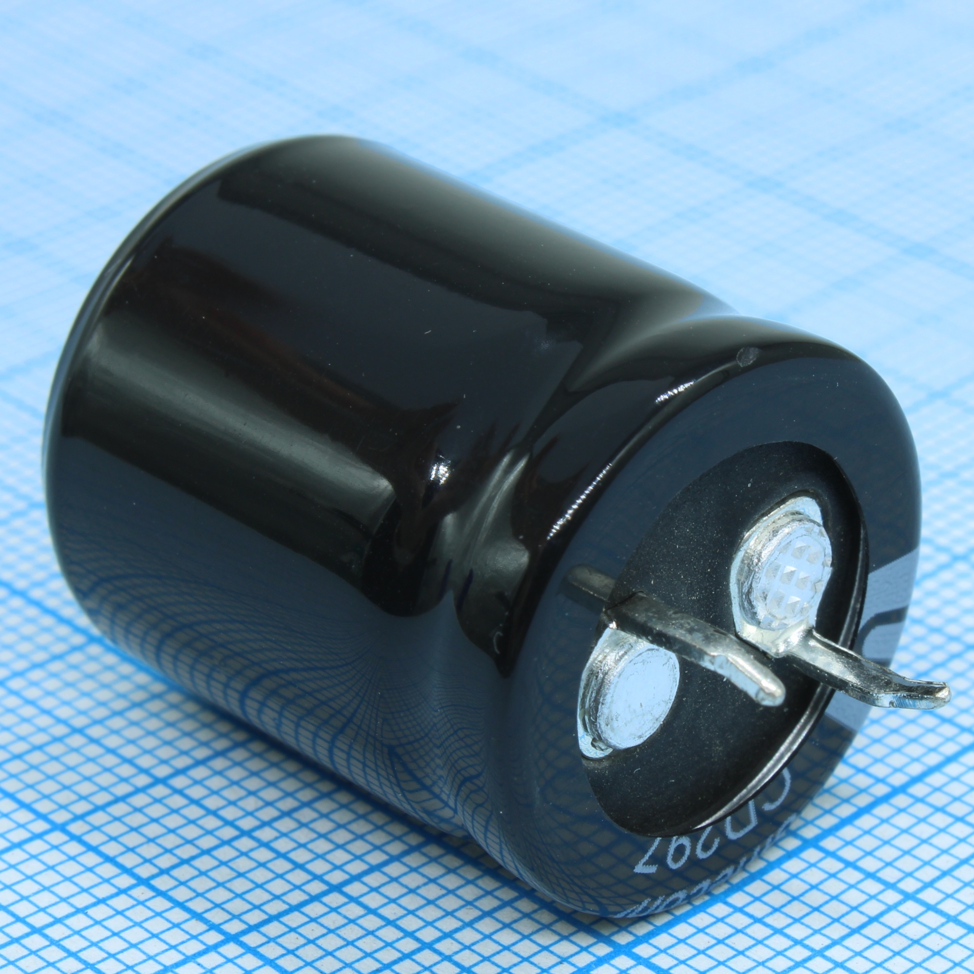 LHL680M2W2225CZVG2S00 - Конденсатор алюминиевый  электролитический 68мкФ 450В ±20% (22 X 25мм) защелкиваемые выводы 10мм, 1.405Ом, 0.45А, 5000ч, 105°С