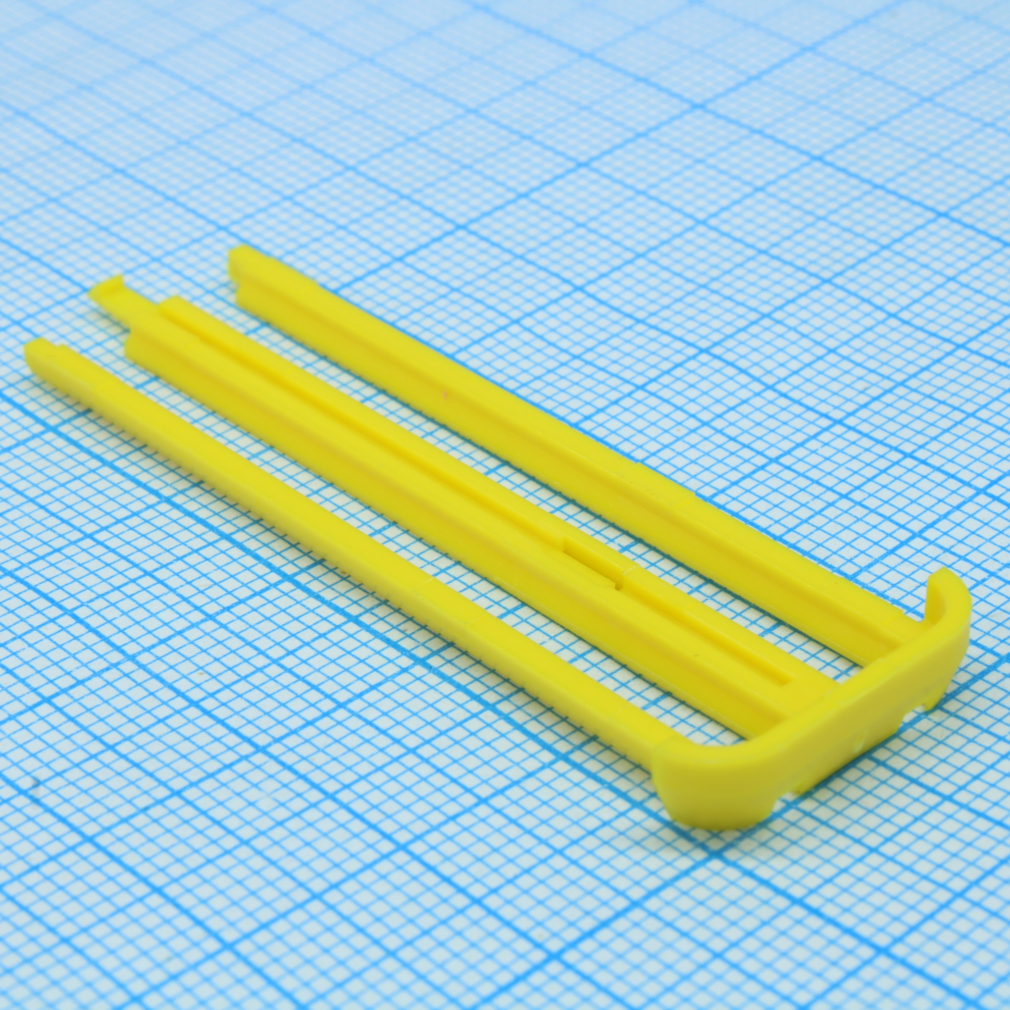 368382-1 - Аксессуар соединительный фиксатор желтый прямой стеклонаполненный полибутилентерефталат коробка