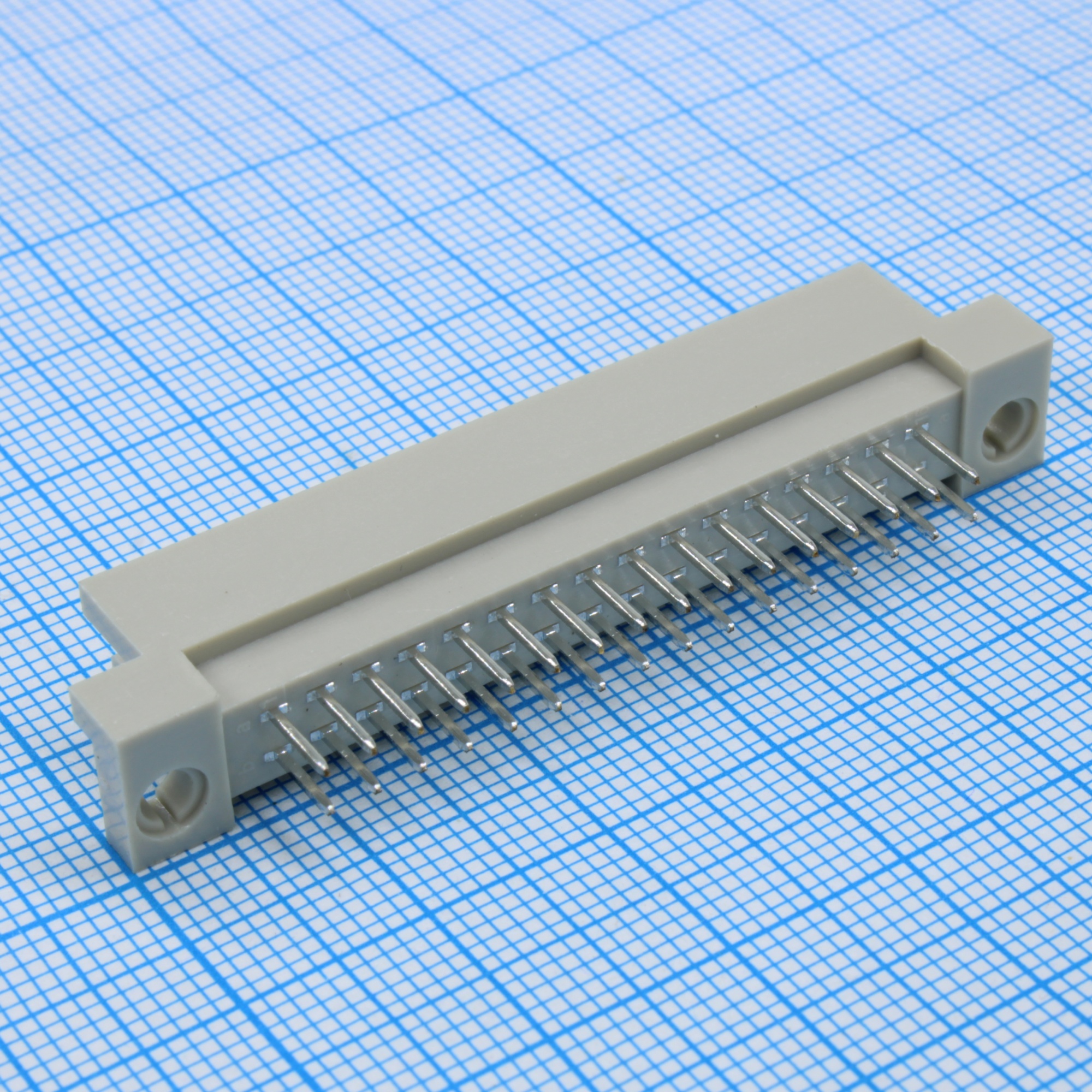 DS1118-32M0V23 - Разъем (вилка)  DIN 41612 тип B 32pin (2х16), шаг 2.54мм двухрядный прямой (ряд АВ)
