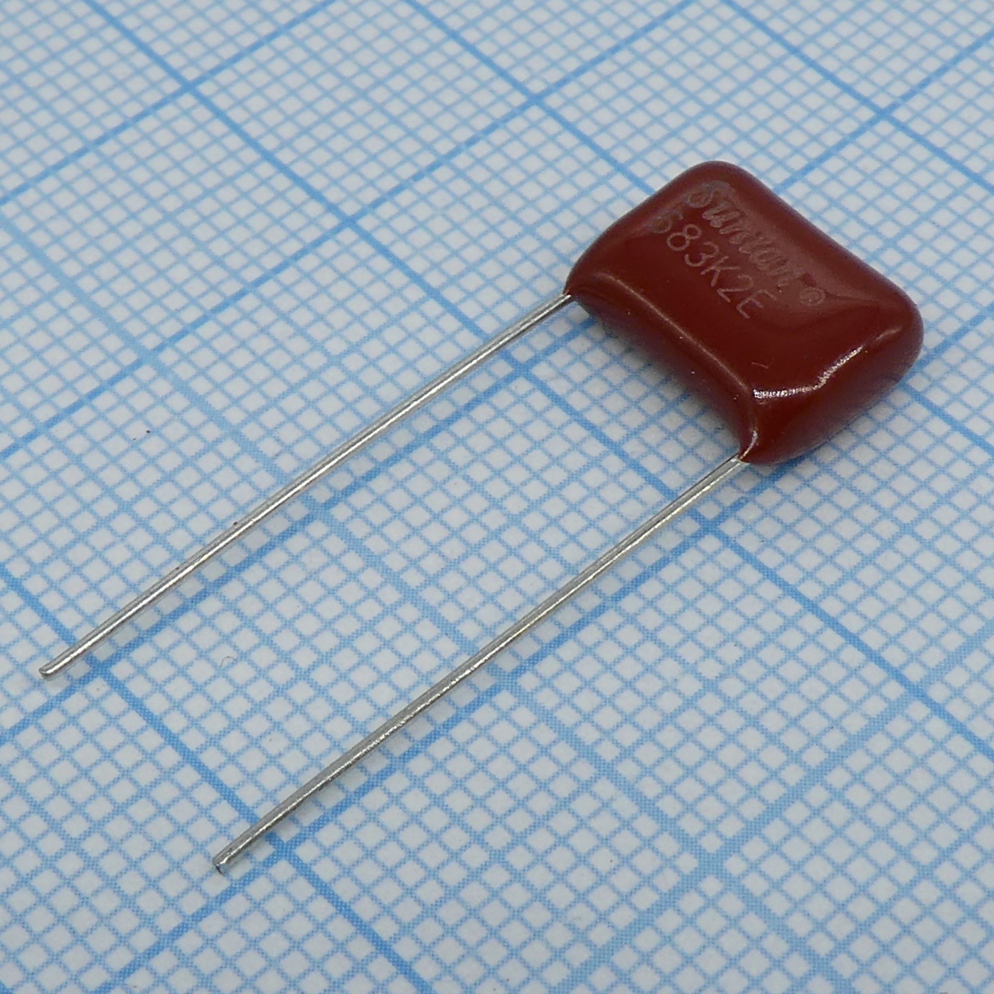 TS02002E683KSB0D0R - Конденсатор металлоплёночный полиэтилентерефталатный 0.068мкФ 250В ±10% (13х6.5х10мм) шаг выводов 10мм 85°С россыпь