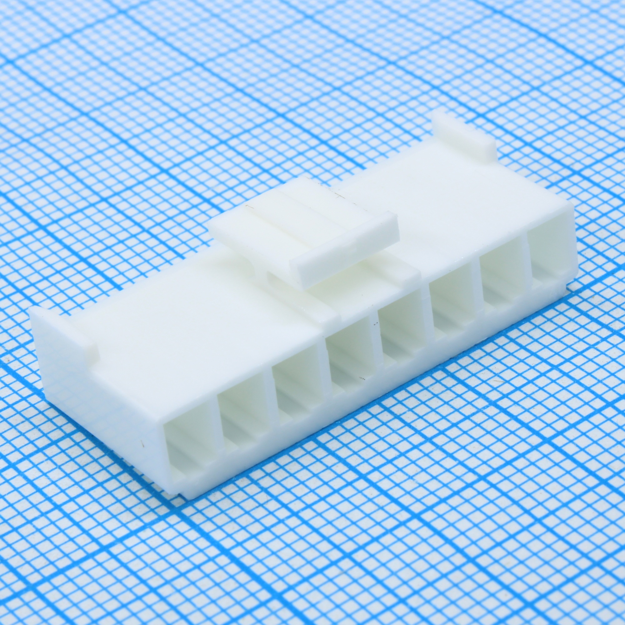 I-DS1073-SCW008 - Корпус разъема однорядный (розетка) на кабель 8 контактов шаг 3.96мм